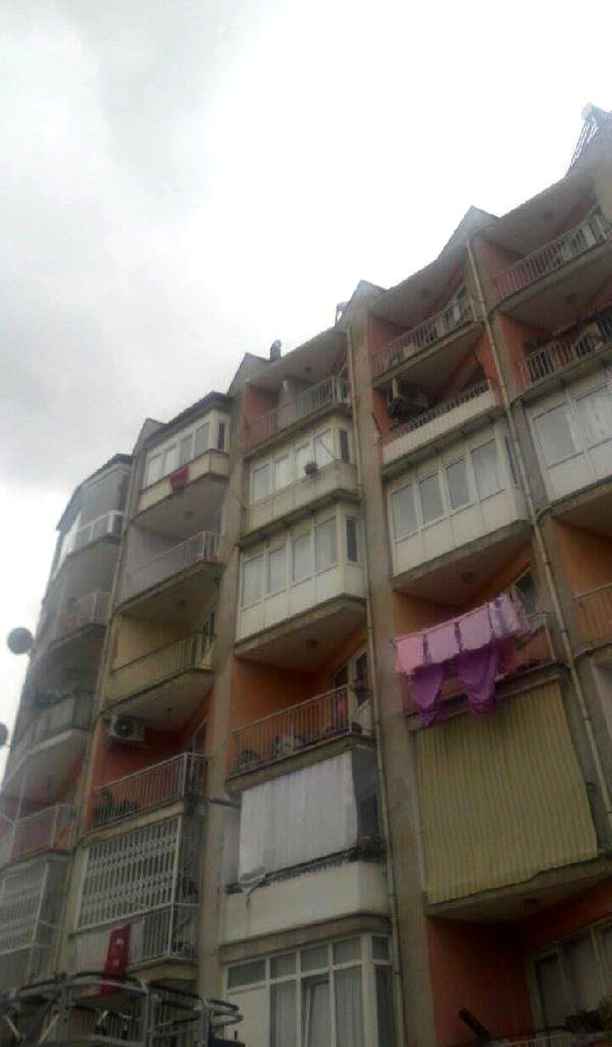 Boşandığı Eşiyle Tartıştı, Çatıya Çıktı