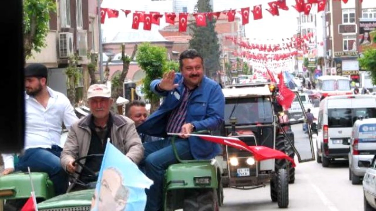 Dünya Çiftçiler Günü\'nü Traktör Konvoyu ile Kutladılar