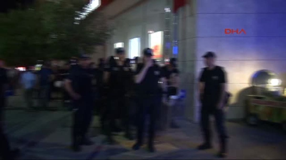 Elazığ\'da Beşiktaşlılar Şampiyonluğu Kutladı