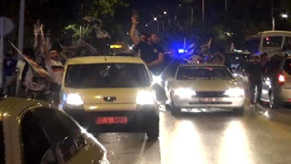 Gaziantep\'te Beşiktaşlıların Şampiyonluk Sevinci