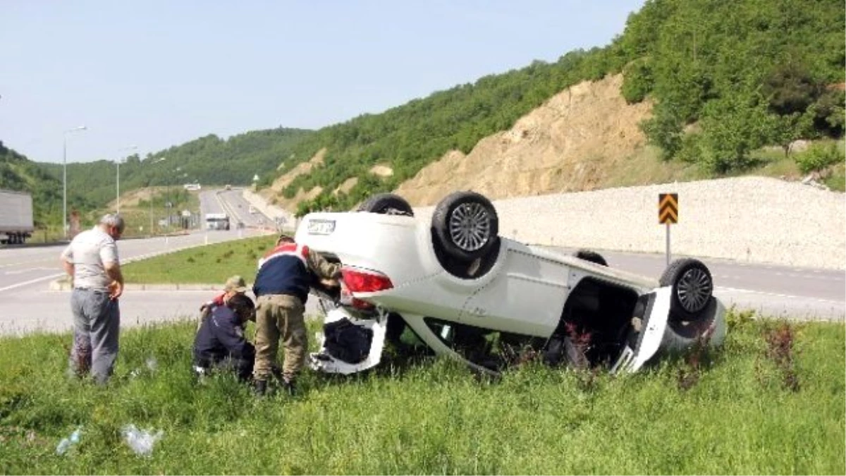 Hasta Ziyaretine Giden Otomobil Takla Attı: 5 Yaralı