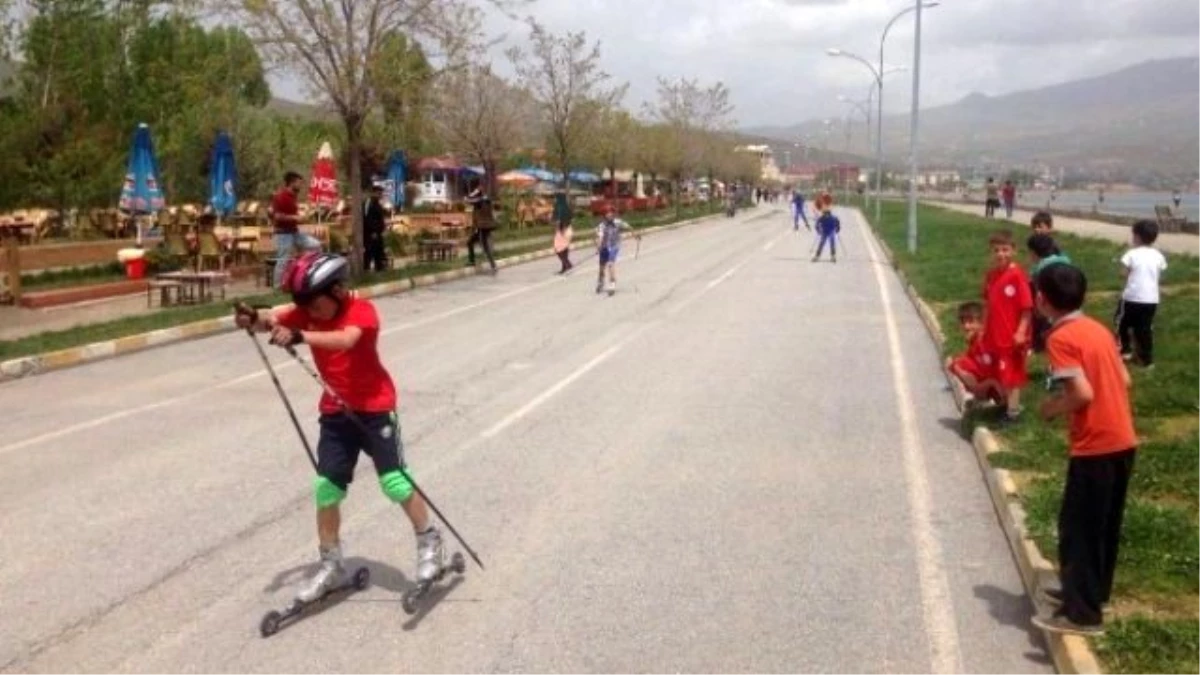 Tatvan\'da "Gençlik Haftası" Etkinlikleri Başladı