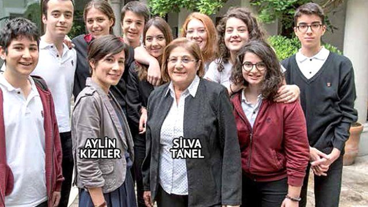 65 Yıllık Yaşamının 54 Yılı Aynı Okulda Geçti