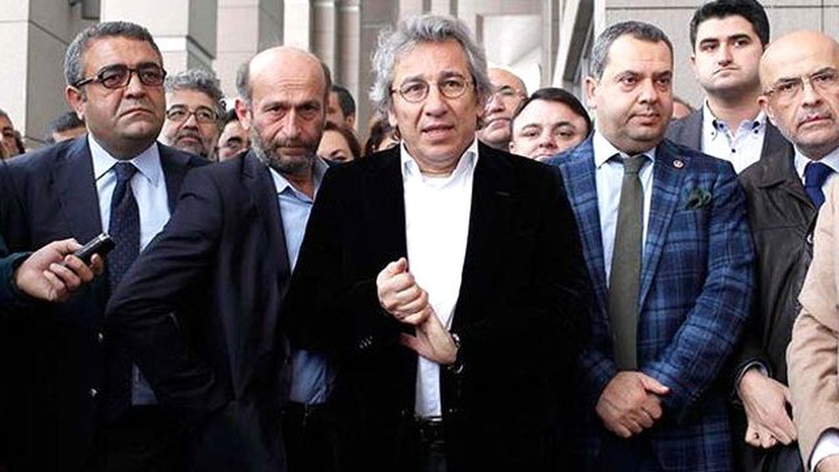 Dündar ve Gül\'ü Mahkum Eden Mahkemeden Aym\'ye "Yetkini Aştın" Göndermesi