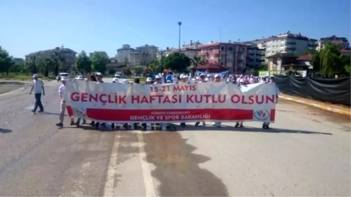 Akçakoca\'da Gençlik Haftası Şölen Havasında Kutlanıyor