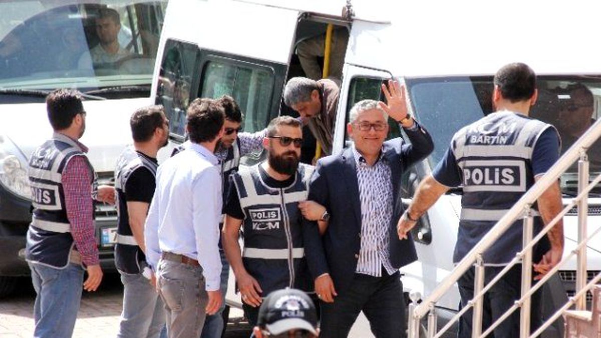 Bartın\'da Fetö/pdy Operasyonunda 13 Kişi Tutuklandı