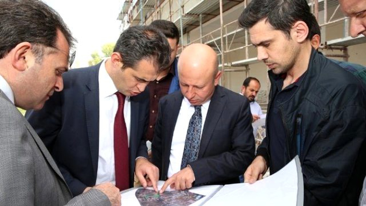 Başkan Çolakbayrakdar\'dan Kadın Gelişim Merkezi İnşaatına Sürpriz Ziyaret