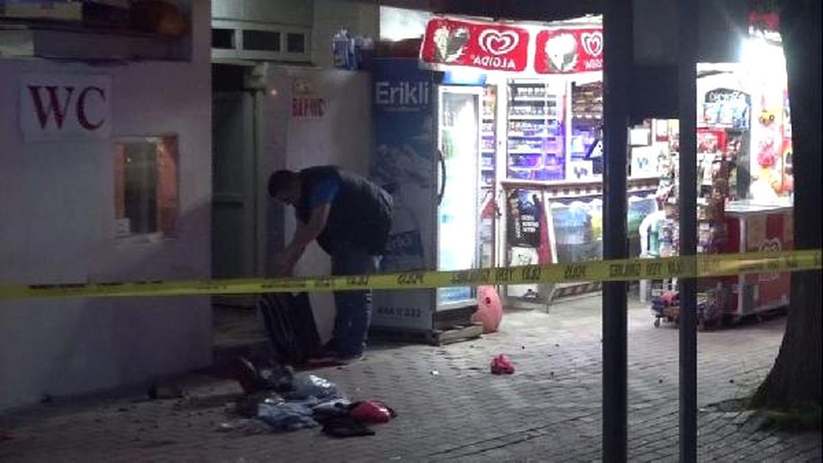 Bomba Uzmanı Gecikince Şüpheli Valizi Tekmeleyen Esnaf Gözaltına Alındı