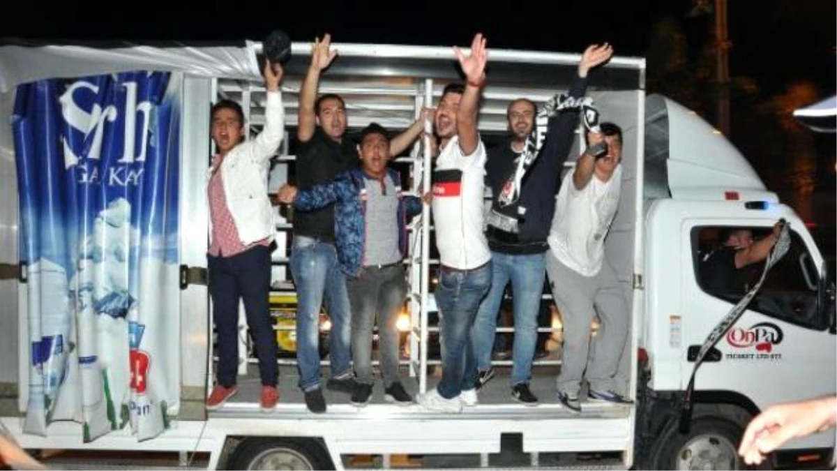 Didim\'de Beşiktaşlıların Şampiyonluk Sevinci