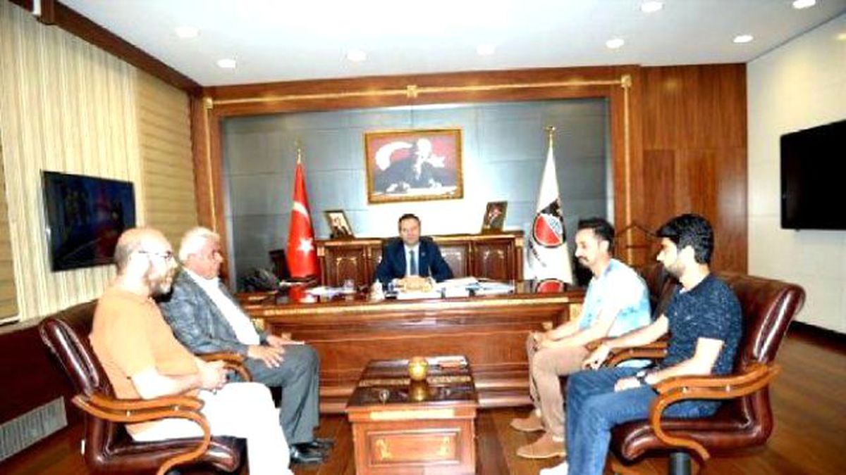 Diyarbakır\'da Mağdur Sur Esnafından Vali Aksoy\'a Ziyaret