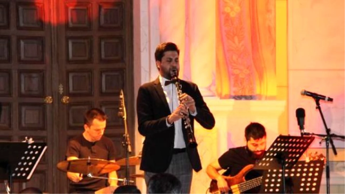 Dünyaca Ünlü Klarnet Virtüözü Feidman ile Serkan Çağrı Sinagog\'da Konser