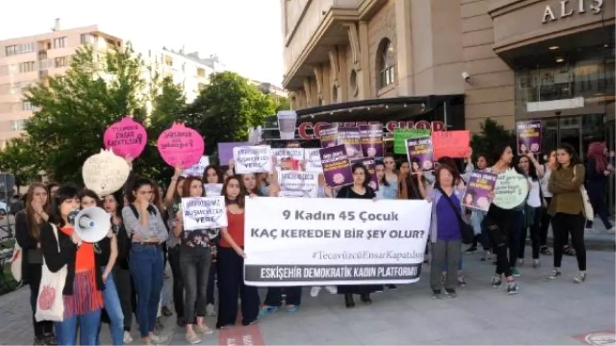 Eskişehir\'de Kadınların Taciz ve Tecavüz Protestosu