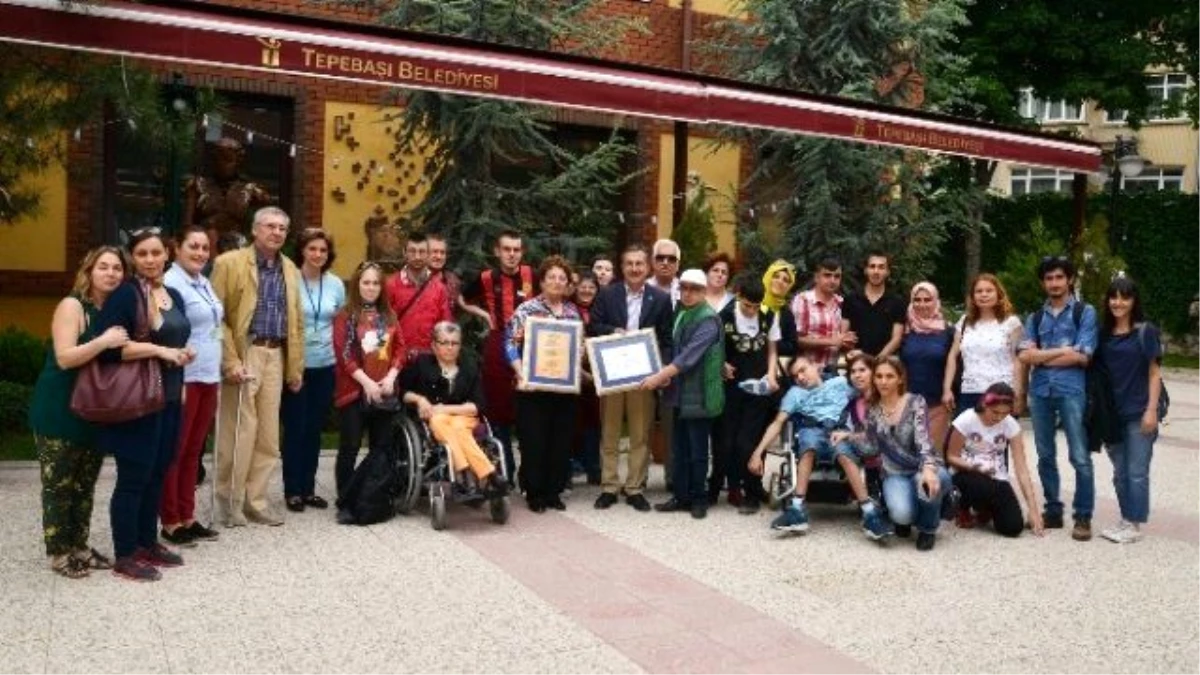 İstanbullu Engellilerden Tepebaşı\'na Teşekkür Ziyareti
