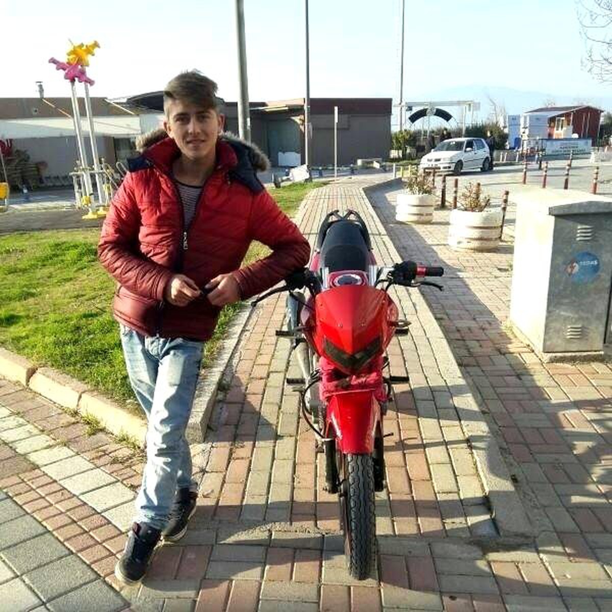 Otomobille Çarpışan 17 Yaşındaki Motosikletli Öldü