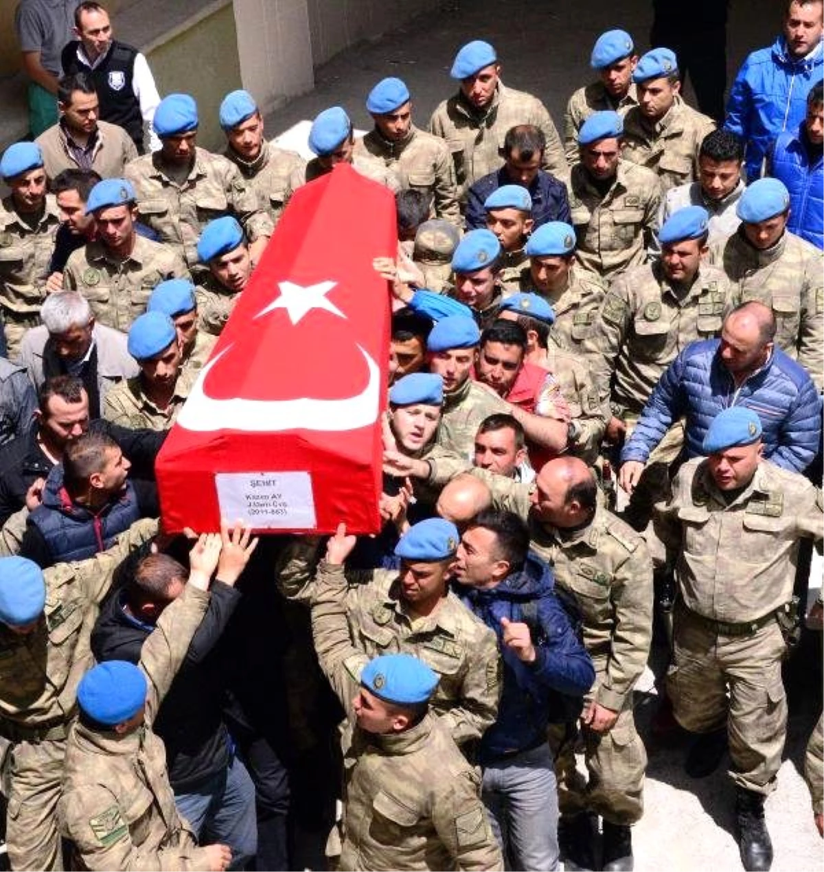 PKK Operasyonunda Uçuruma Düşen Uzman Çavuş Şehit Oldu
