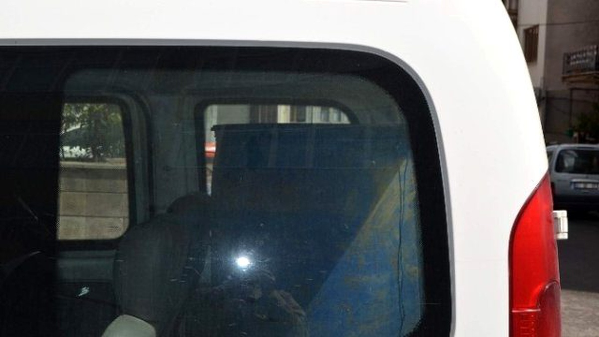 Trabzon\'da Gençlik Yürüyüşü\'nde Şüpheli Varil Paniği