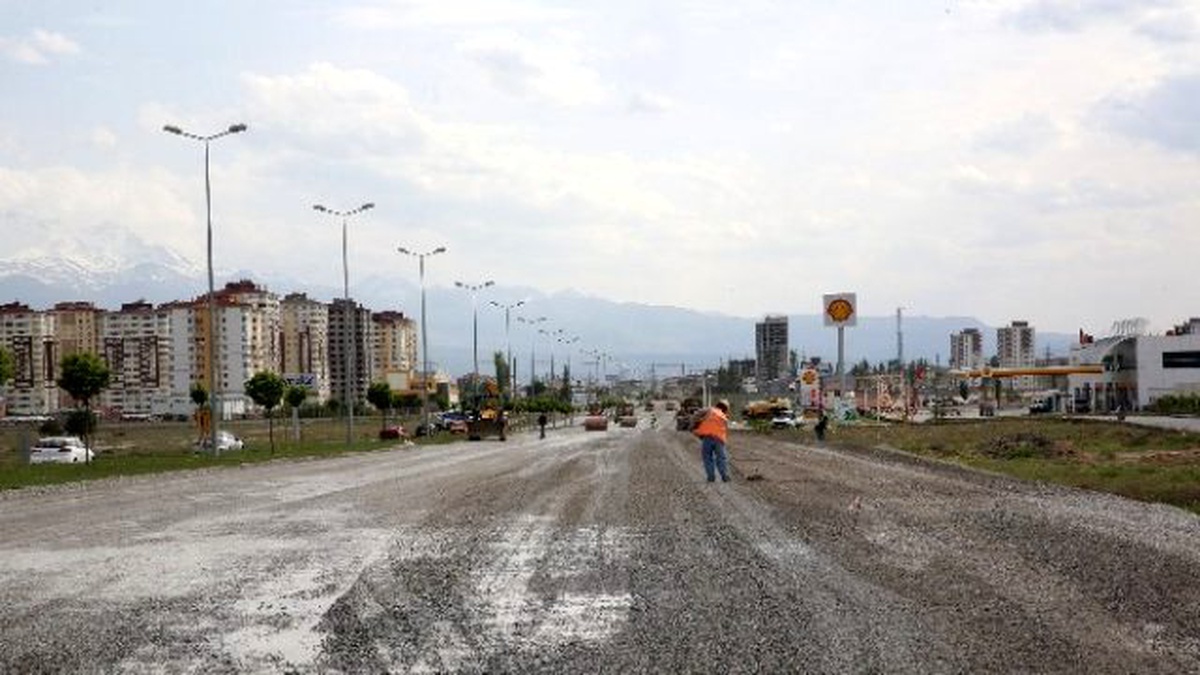 Yolların Kalitesi Büyükşehir ile Artıyor