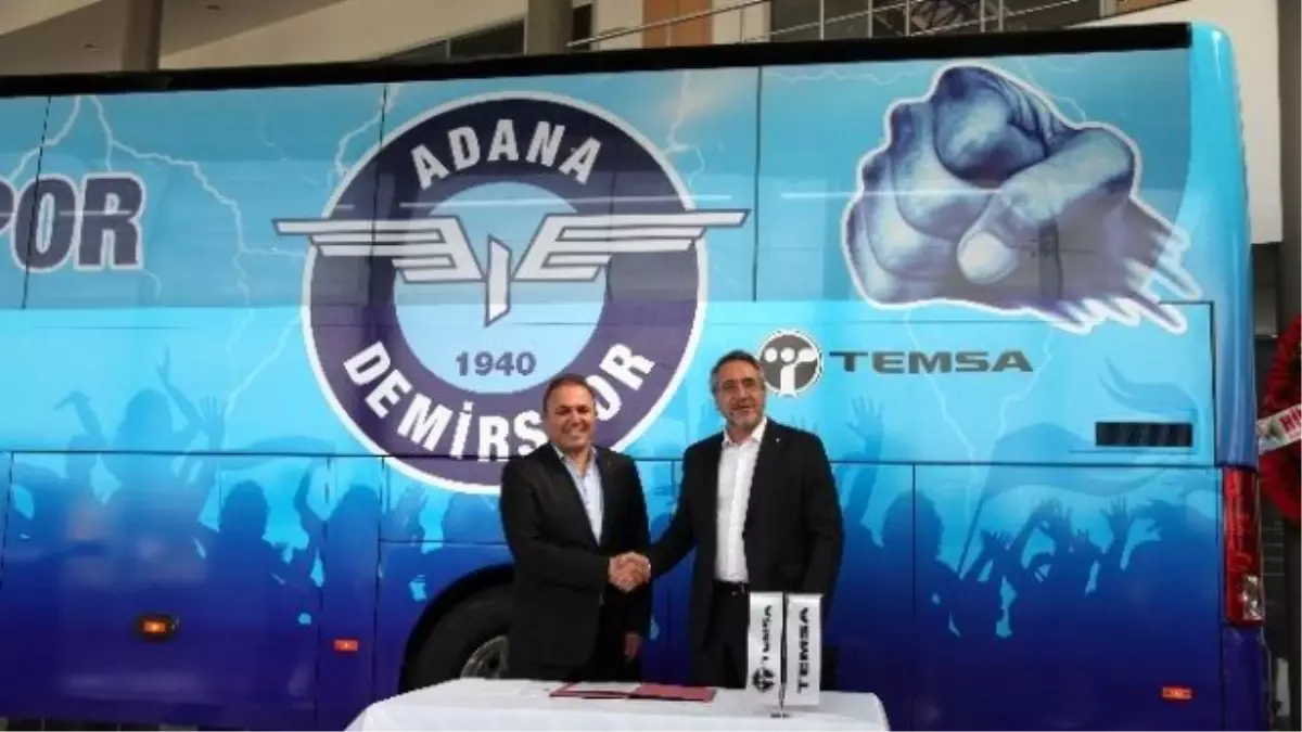 Adana Demirspor\'un Takım Otobüsü Maraton Vıp