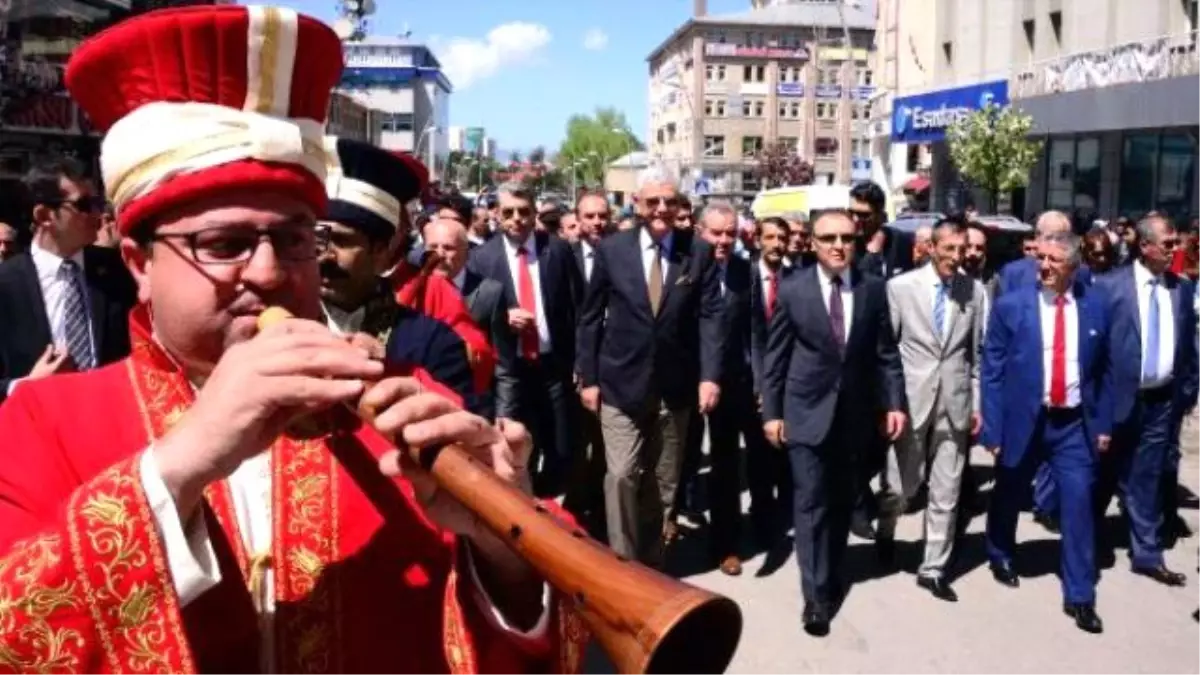 Bakan Bozkır: Türkiye Cumhuriyeti\'ni Korkutamayacaksınız