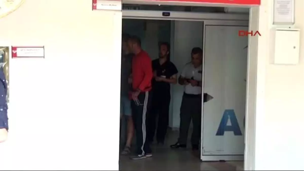 Çanakkale Üzerine Motosiklet Devrilen Ata Demirer, Bacağından Yaralandı- Ek