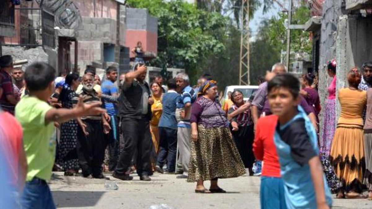 Conolar Birbirine Girdi, Sokak Savaş Alanına Döndü