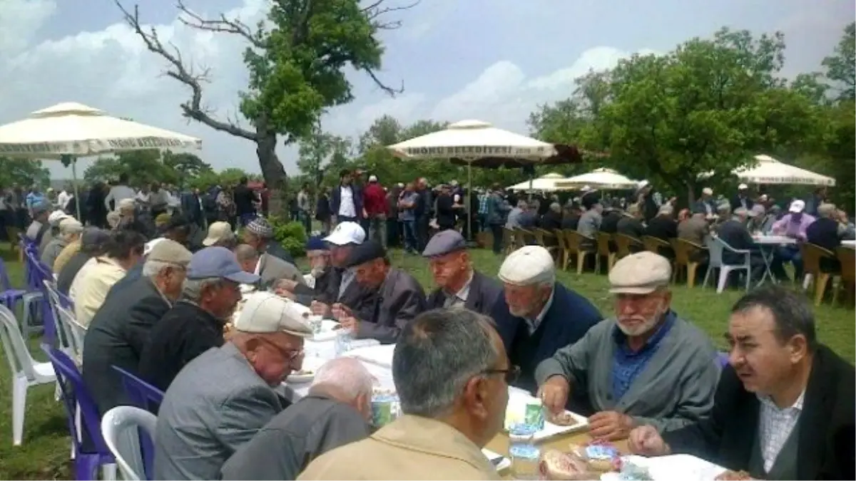 Erenköy\'de Yağmur Duasına Yoğun Katılım