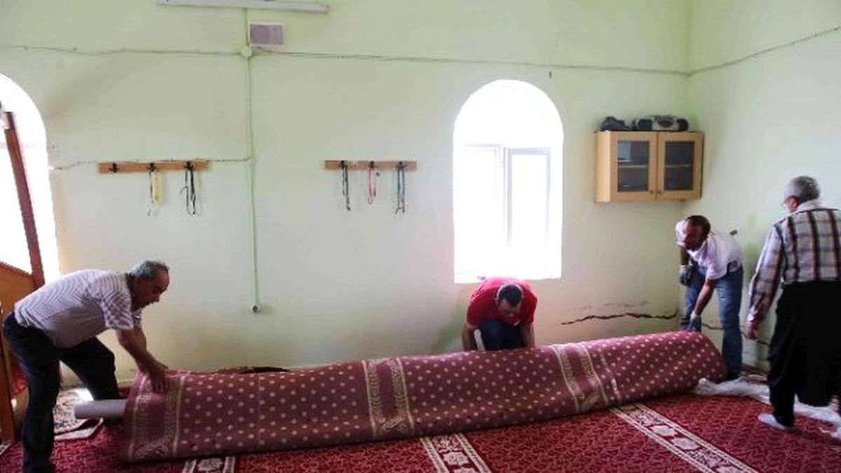 İbadethanelere 15 Günde 5 Bin Metrekare Halı Yardımı
