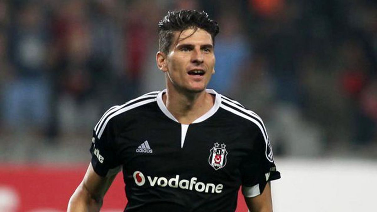Mario Gomez, Başkan Orman'a Gelecek Sezon Sözünü Verdi