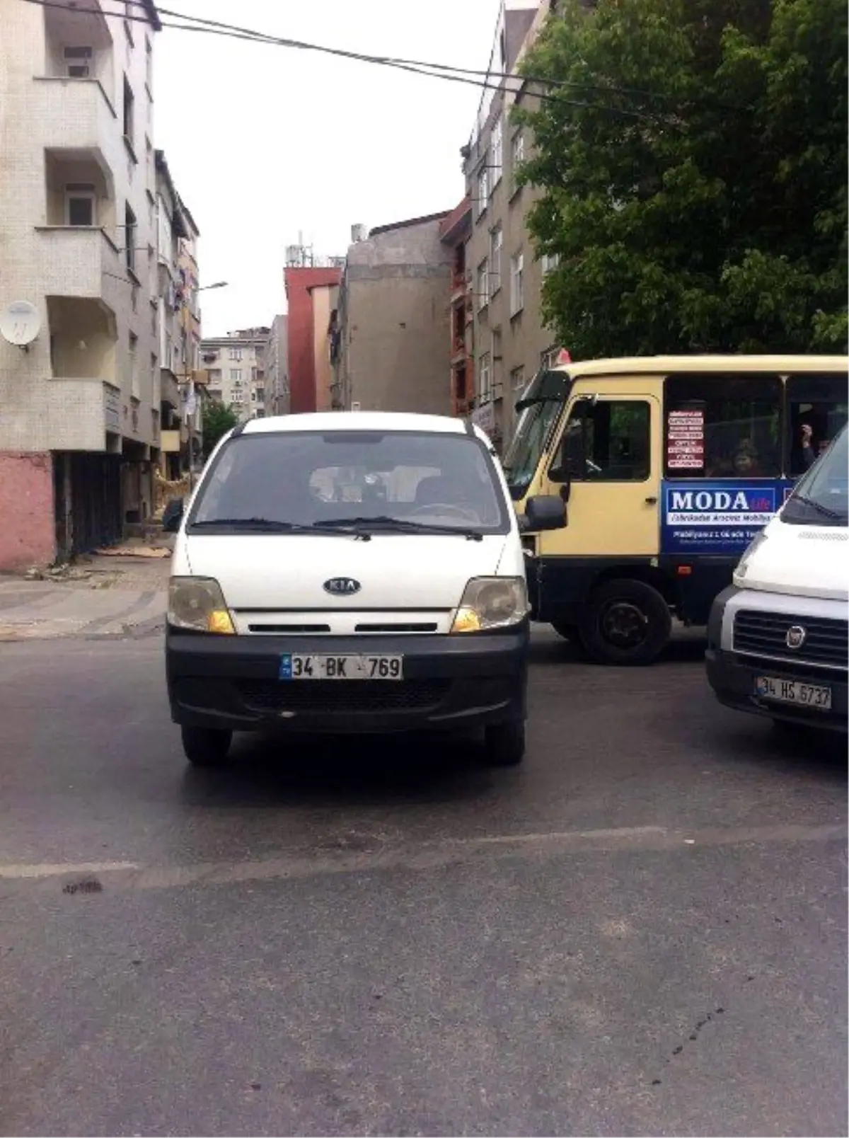 Çalıntı Minibüs Bulundu, İçindeki Halılar Buhar Oldu