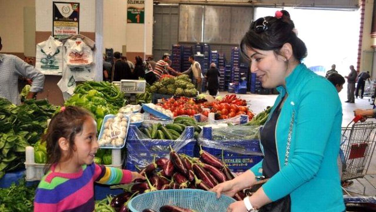 Özel İnsanlar Pazardan Alışveriş Yaptı