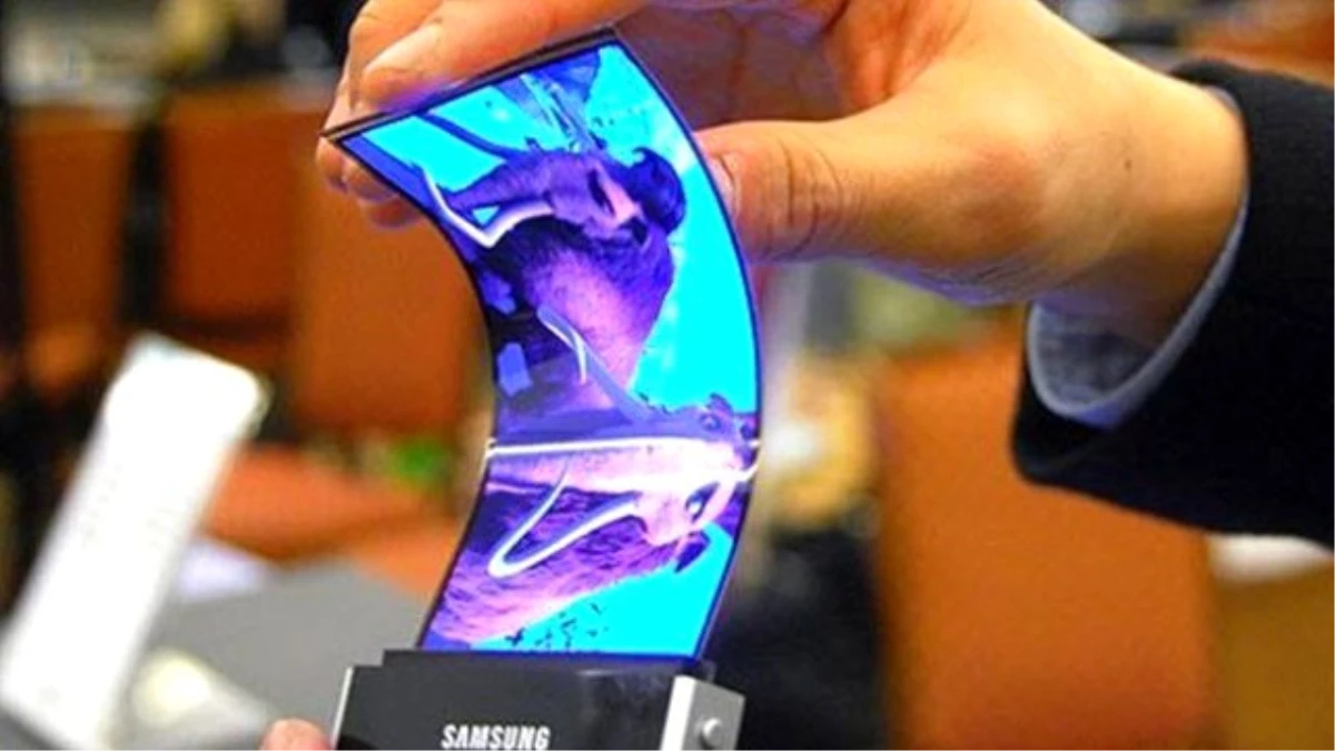 Samsung\'dan Ekranı Katlanan Telefon!