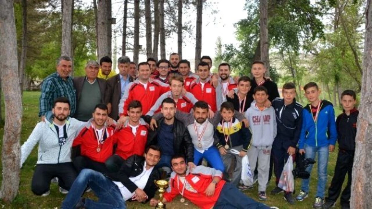 Seyitgazispor Şampiyonluk Kupasını Aldı