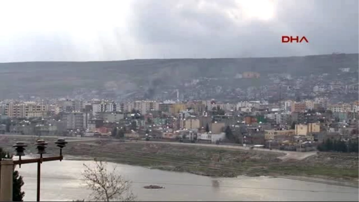 Şırnak ve Nusaybin\'de Operasyon Bölgesinden Kaçmaya Çalışan PKK\'lılar Bugüne Kadar 171 Binayı Yaktı...