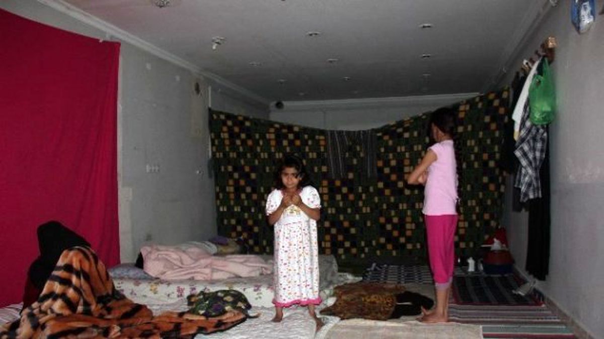 Suriyeli Aile Dükkanda Yaşam Mücadelesi Veriyor