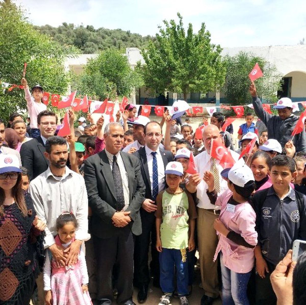 Tunus\'ta Eğitime Donanım Desteği