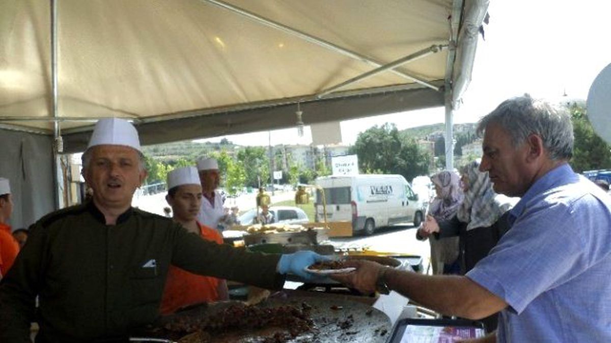 Bursa\'da Yurt Öğrencileri İçin Kermes