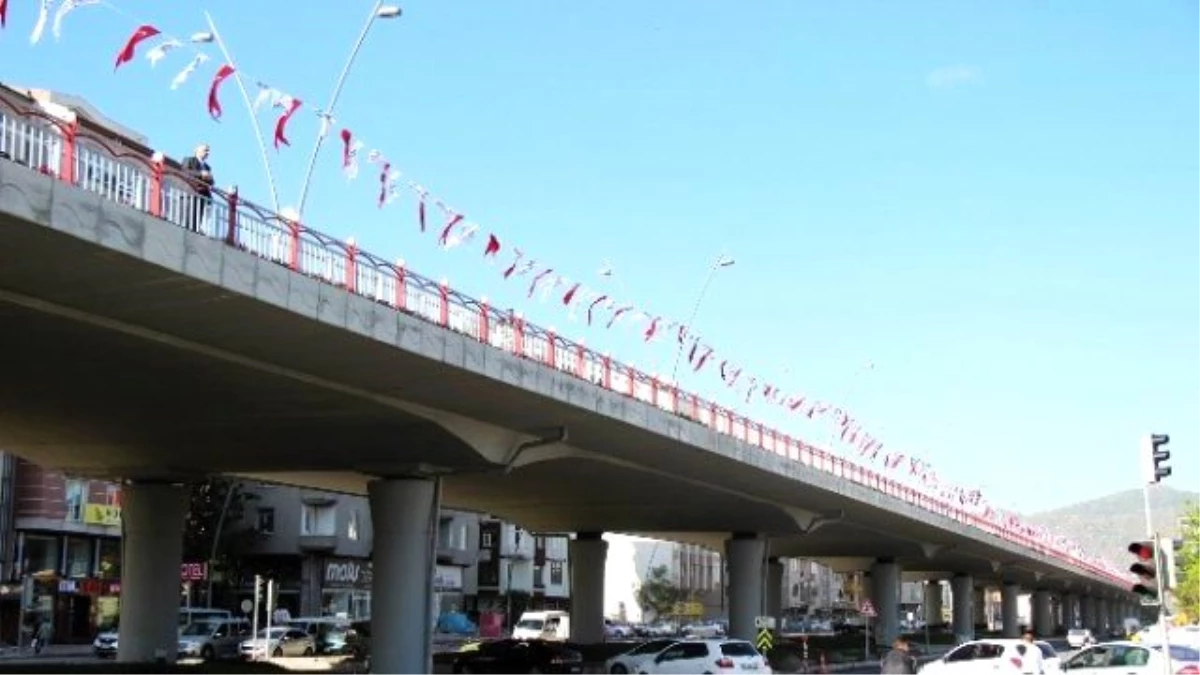 Başkan Çelik Köprülü Kavşağı Tek Başına İnceledi