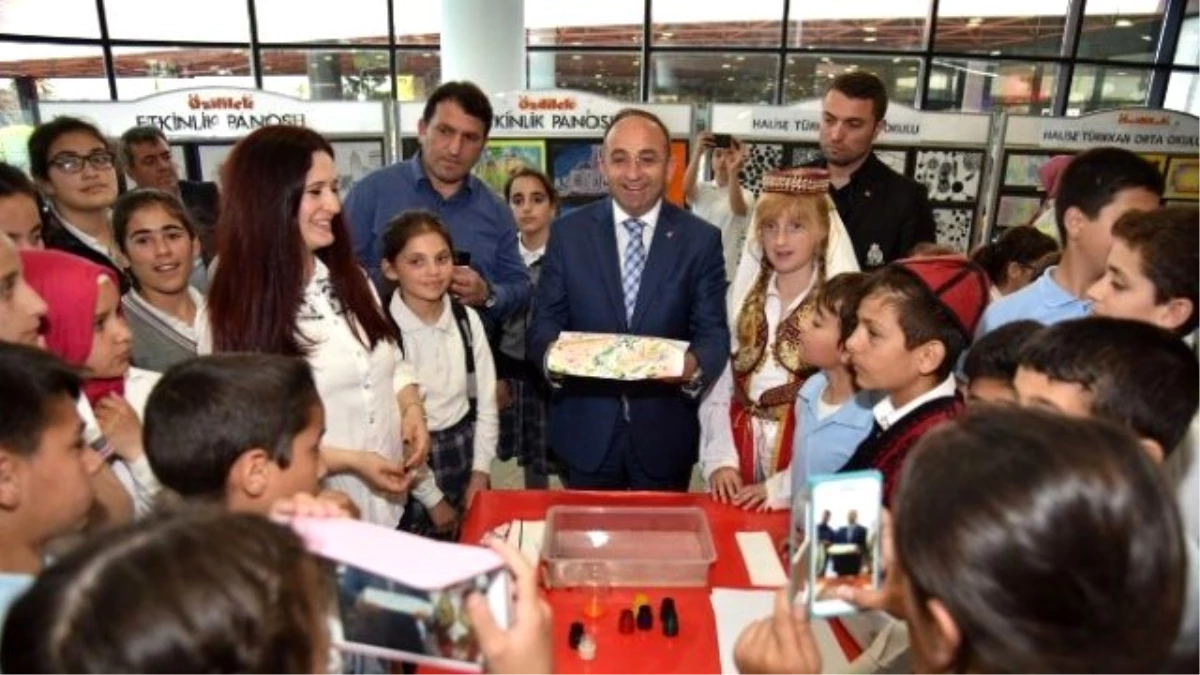 Başkan Üzülmez, Çocuklarla Ebru Sanatı Yaptı