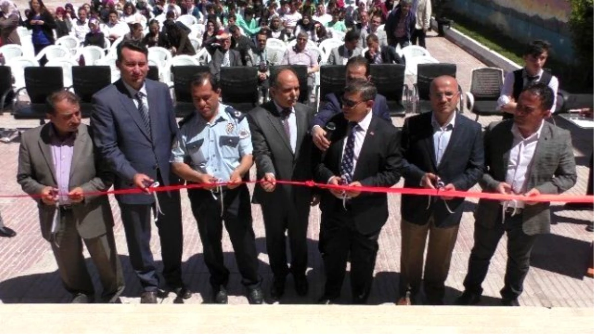 Beyşehir\'de 4006 Tübitak Bilim Fuarı Açıldı
