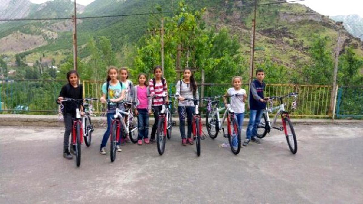 Beytüşşebap\'ta Başarılı Öğrencilere Bisiklet Dağıtıldı