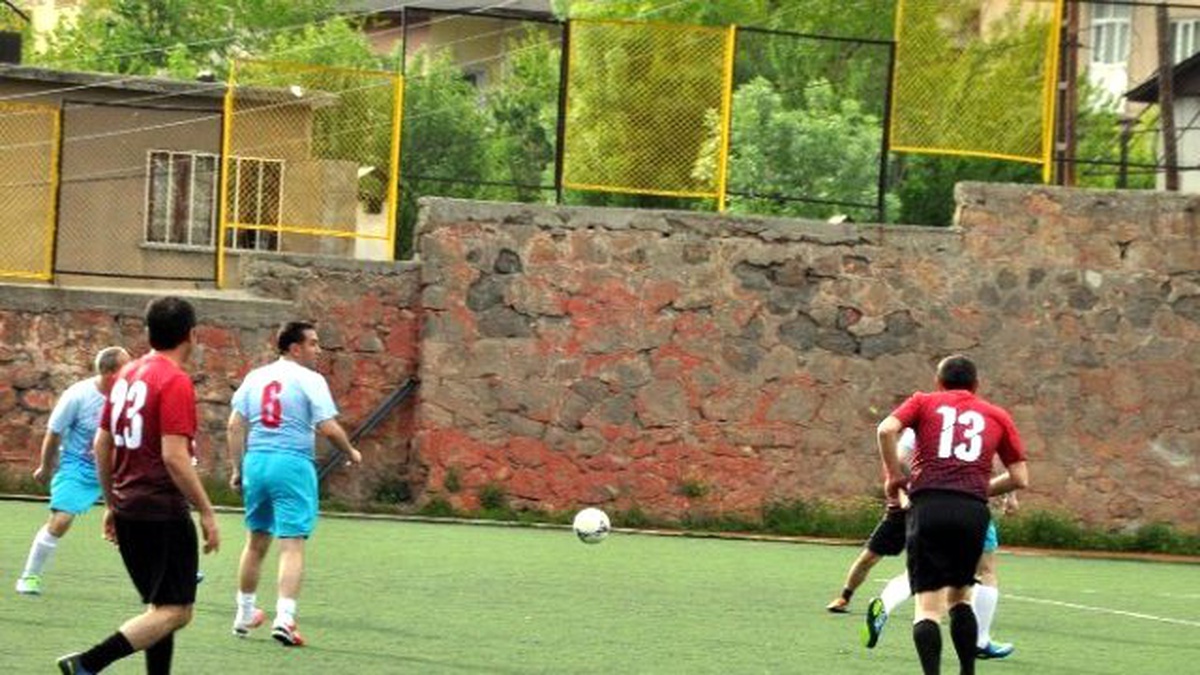 Bitlis\'te 40 Yaş Üstü Futbol Turnuvası Başladı