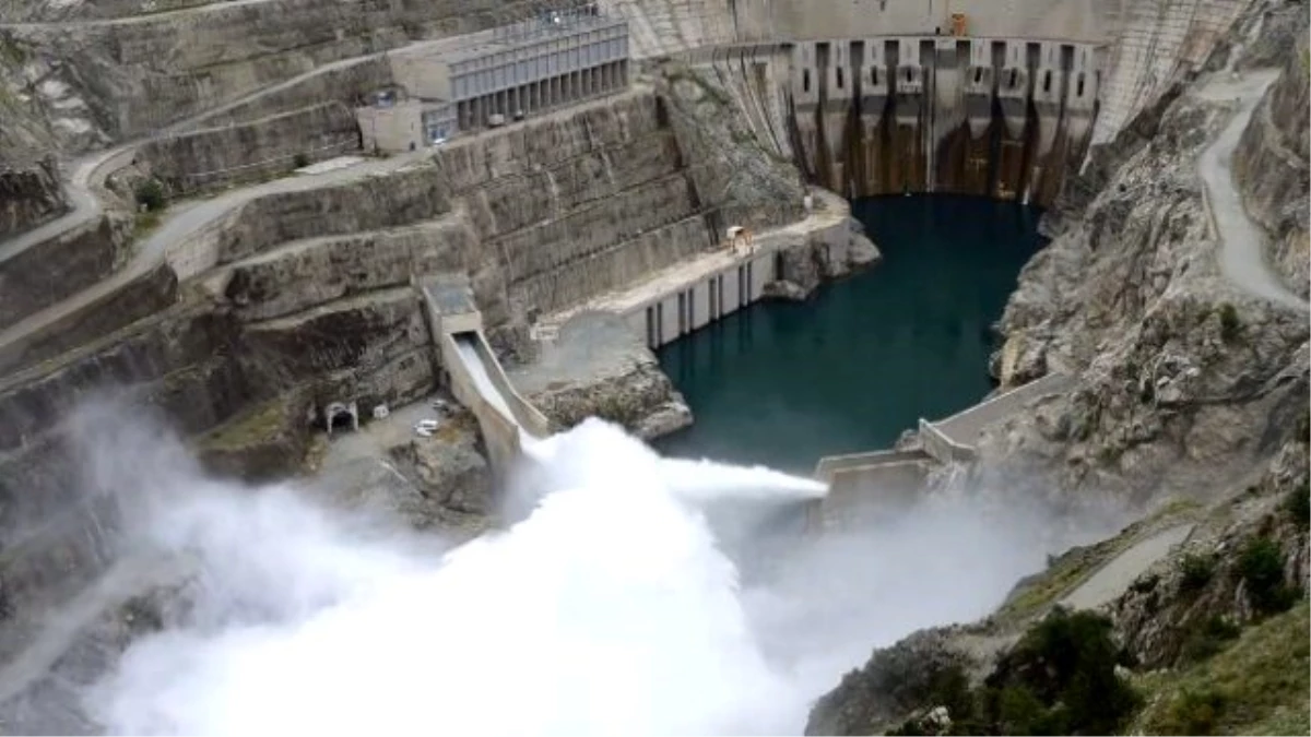 Deriner Barajı\'nda Su Seviyesi Maksimuma Ulaştı