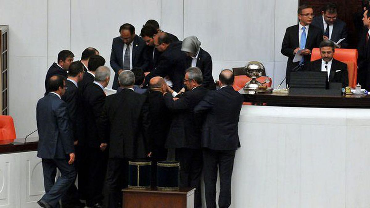 Dokunulmazlıkta İkinci Madde 357 Oyla Kabul Edildi