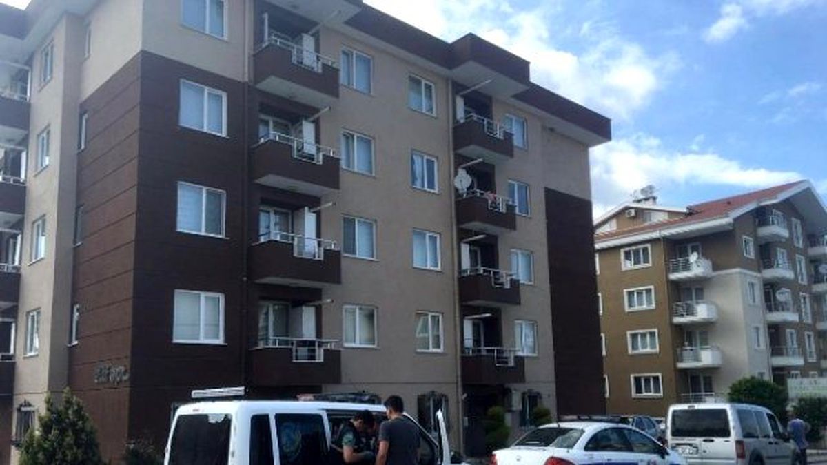 Eve Geldiğinde Annesini İpte Asılı Buldu
