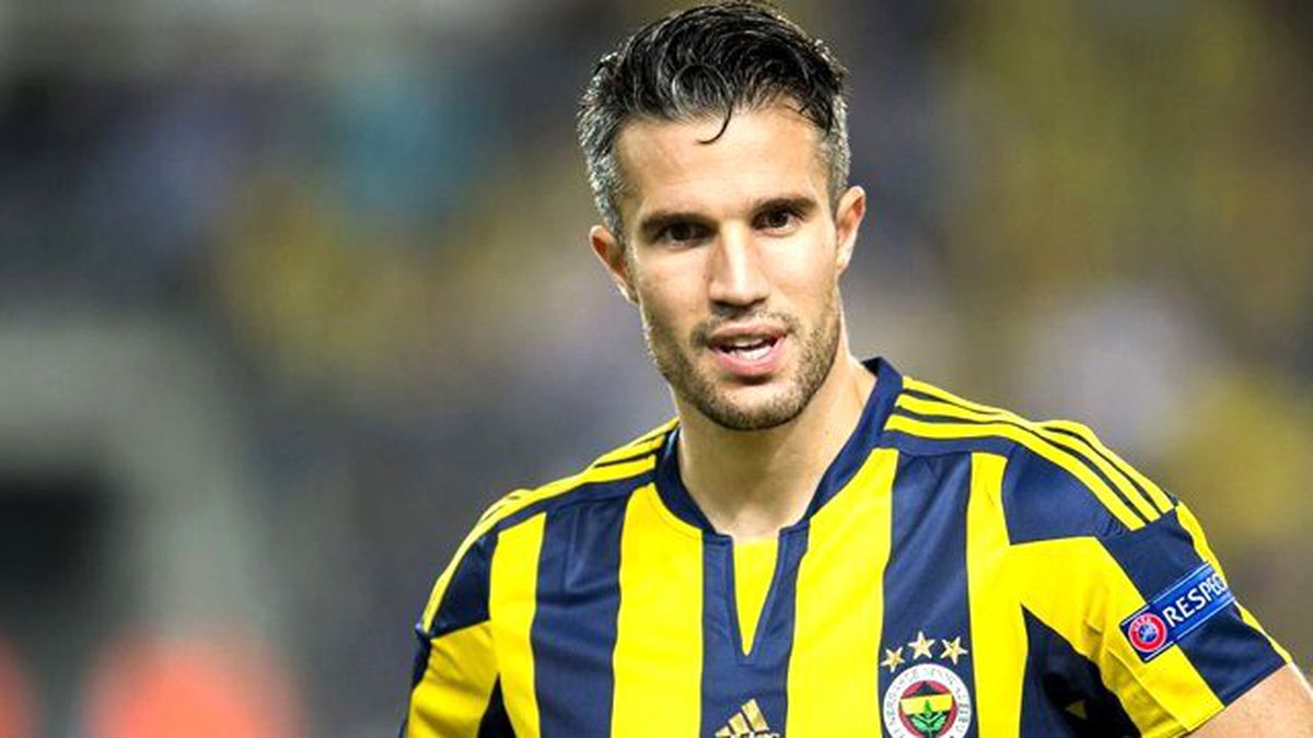 Fenerbahçe Yönetimi, Robin van Persie ile Devam Etmek İstiyor