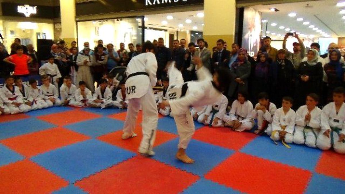 Forum Avm\'de 19 Mayıs Etkinliği