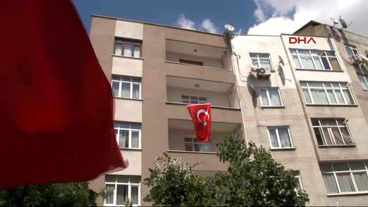 Gazi Mahallesi\'nde Öldürülen Taksici Toprağa Verildi