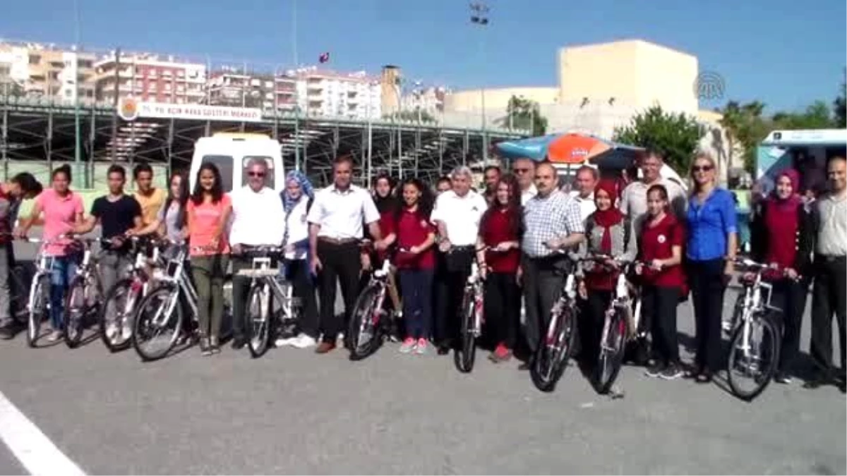 Tarsus\'ta 216 Öğrenciye Bisiklet Dağıtımı