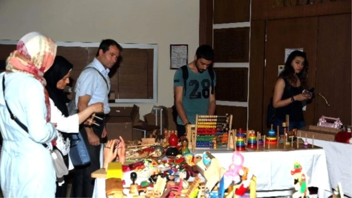Türk Dünyası Çocuk Oyun ve Oyuncakları Aydın\'da Tanıtıldı