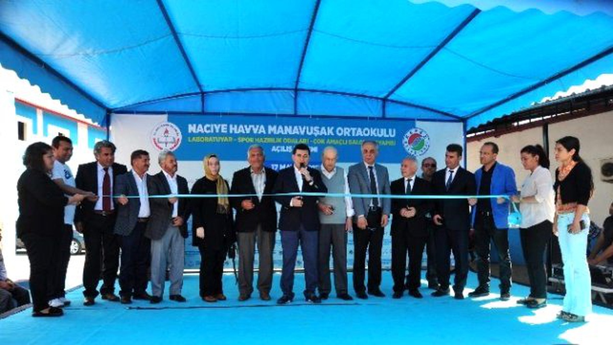 Tütüncü\'den Mezun Olduğu Okulun Öğrencilerine Destek